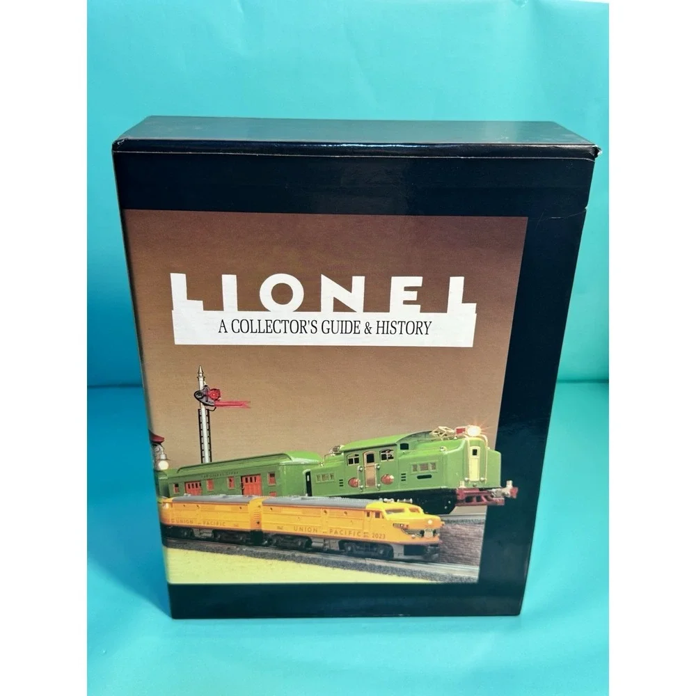 Lionel: A Collectors Guide & History by McCombs/Tuohy‎ Boxed Set Chilton